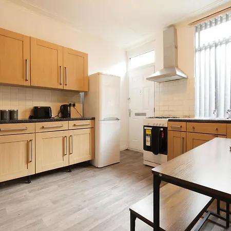 بيت للعطل Large Contractor Home, 8 Beds, 1 Mile From Centre *